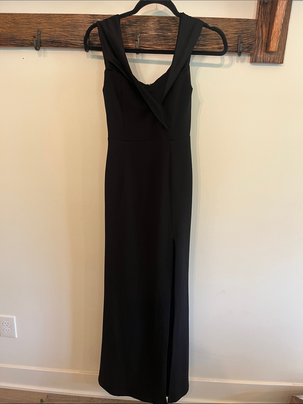 Lulu's Black Sleeveless V-Neck Maxi Gown with Side Slit